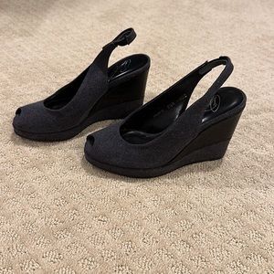 Donald Pliner grey and black sling back wedge peep toe sandal